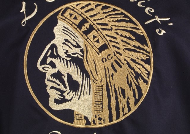 Veredelung mit Stickerei auf Hemd - Verein