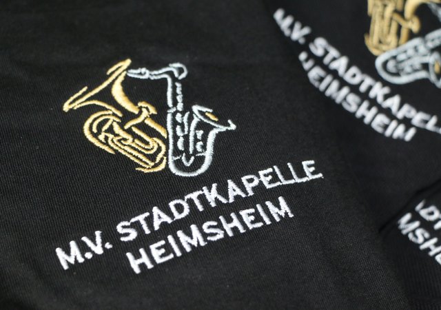 Veredelung mit Stickerei auf Poloshirt - Verein