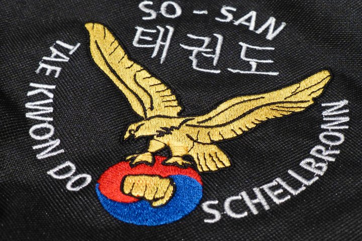 Veredelung mit Stickerei auf Poloshirt - Verein