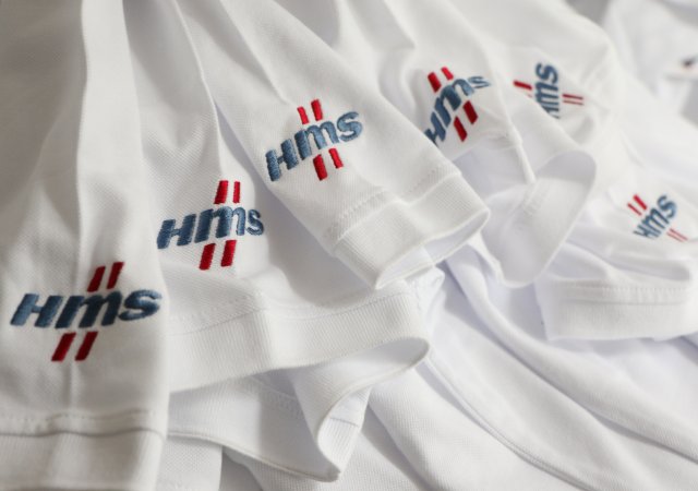 Veredelung mit Stickerei auf Poloshirt