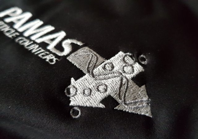 Veredelung mit Stickerei auf Poloshirt