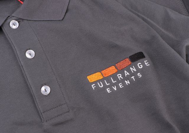 Veredelung mit Stickerei auf Poloshirt