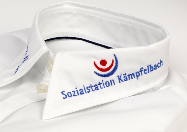 Veredelung mit Stickerei auf Bluse