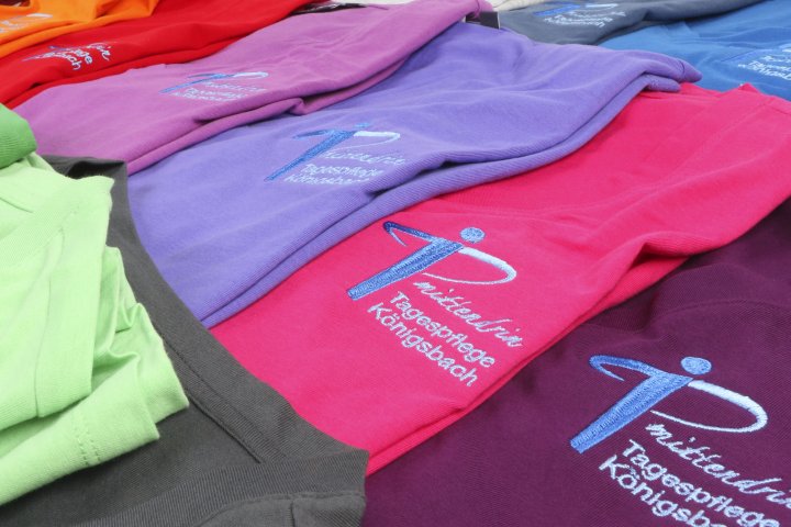 Veredelung mit Stickerei auf T-Shirt - Diakoniestation