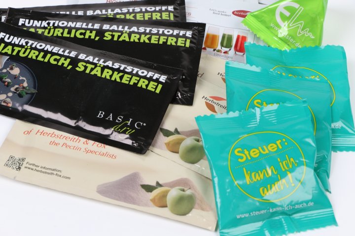 Fruchtgummis und Duftücher 